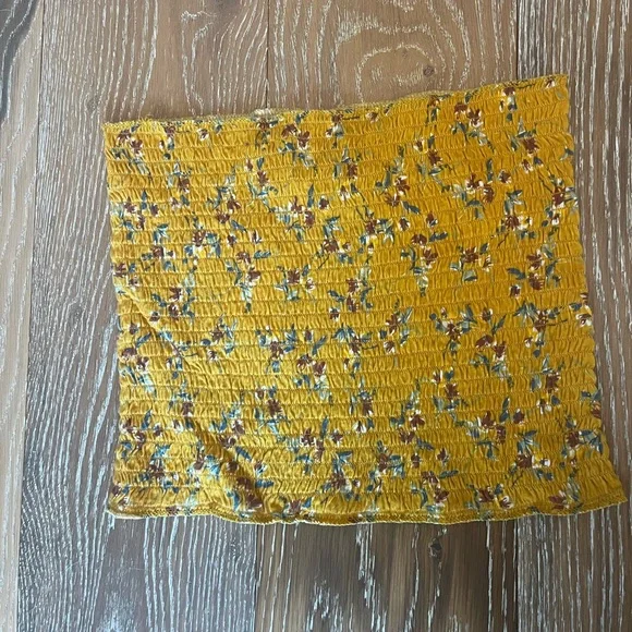 NWT! Polly and Esther yellow floral tube top - Picture 4 of 4